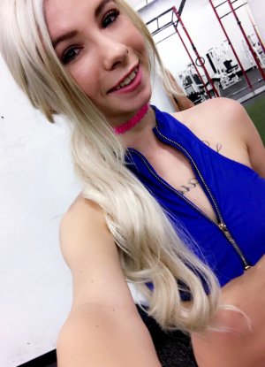 Кензи трахается в свой первый день в спортзале фото 1