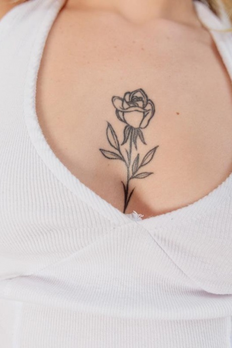 Сводная сестренка хочет быть грязной шлюшкой фото 3