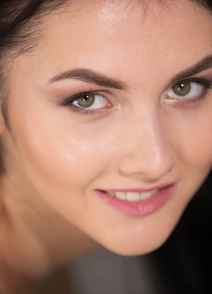 Групповой секс после занятия йоги фото 4