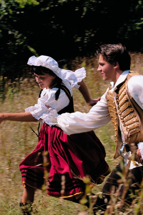 Таня Руссоф и ее друзья наряжаются в костюмы для косплея и трахаются как сумасшедшие 1