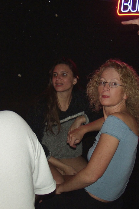 Джинджер Кликсен занимается лесбийским сексом в ночном клубе для дайверов 2