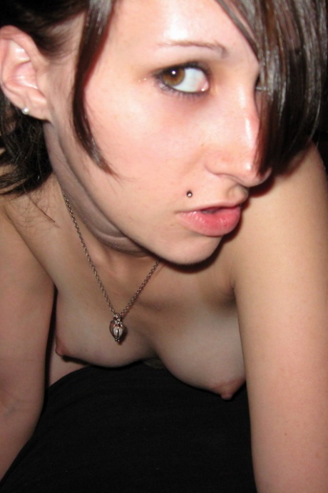 Молодая любительница работает своей шикарной задницей во время секса от первого лица 8