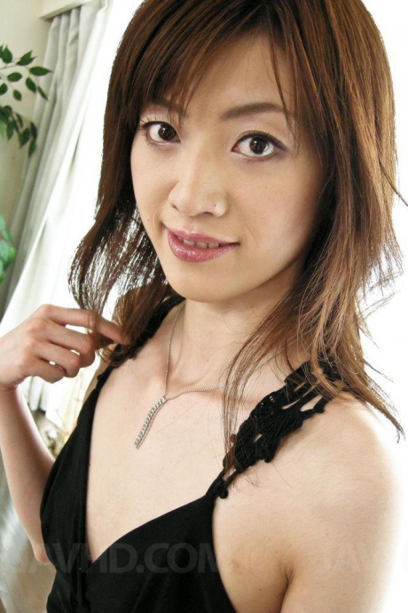 Японская цыпочка Канон Ханаи осталась с растрепанным бобром после двойного проникновения 1