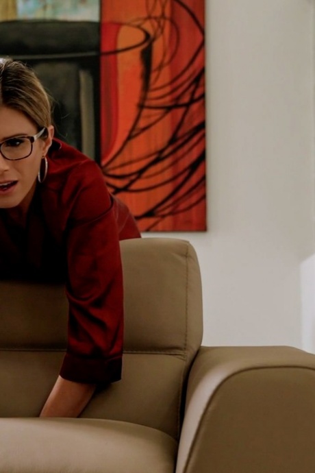 Грязная блондинка британка Кори Чейз поддерживает зияющий анус после анального секса от первого лица 1