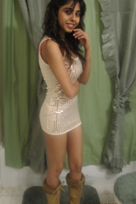 Индийские женские сказки никаких селфи в обнаженном виде в зеркале ванной 8