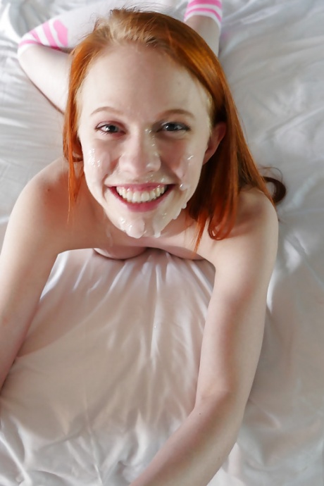 Едва законная рыжеволосая Долли Литтл трахается с огромным членом в носках выше колена 13