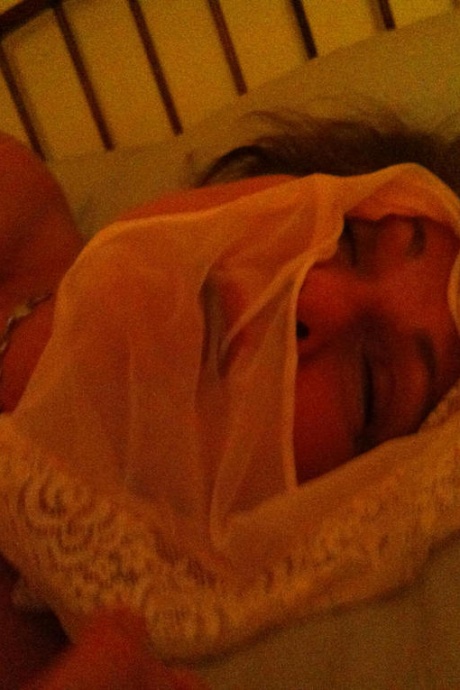 Грудастая любительница постарше Блисс раздвигает свою покрытую спермой киску во время действия от первого лица 6