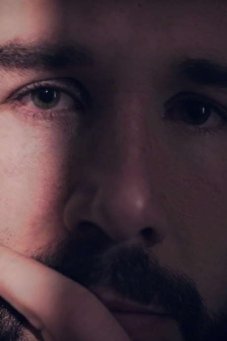 Белокурая цыпочка Лизи Свит и ее шурин занимаются грубым сексом 4