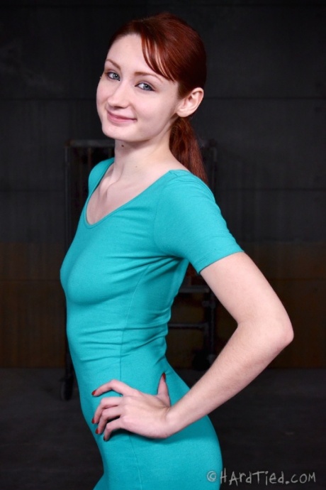 Светлокожая рыжеволосая подросток Вайолет Монро терпит межрасовый секс в рабстве 2