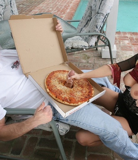 Жесткий трах в жопу - самая желанная вещь для похотливой блондинки 5