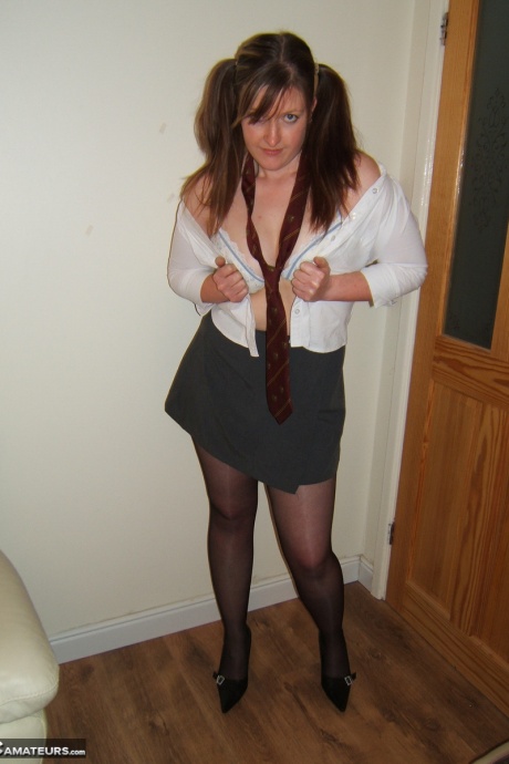 МИЛФБиг Объединенное королевство, зрелые блондинки , голостриптизерши на высоких каблуках. 6