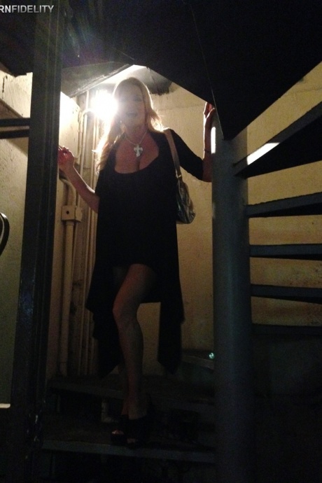 Знаменитая пара порнозвезд Келли Мэдисон и Райан Мэдисон отправляются в отпуск 9