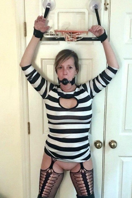 Любительнице леди Мейер заткнули рот кляпом и связали в разных местах дома 4