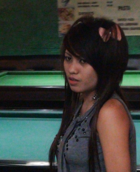 Симпатичная филиппинка Зел набрала полный рот спермы после того, как ублажила секс-туриста 4