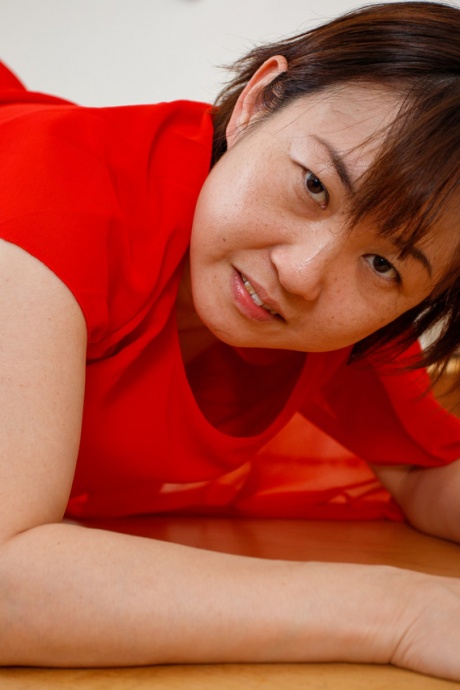 Японская леди Юки Козакура изменяет своему мужу с ближайшим соседом 2