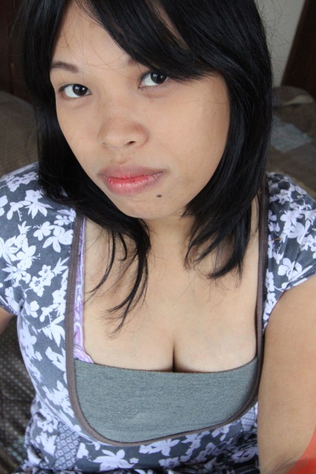 Пухленькая азиатка осталась со спермой в жопе после траха с секс-туристом Кремовый пирог 1