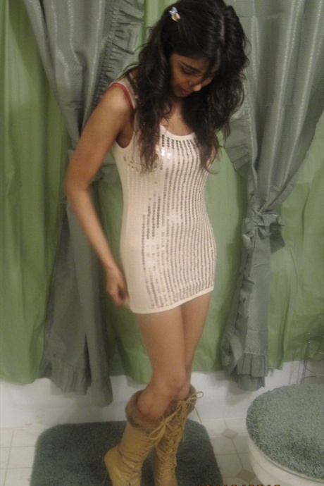 Индийские женские сказки никаких селфи в обнаженном виде в зеркале ванной